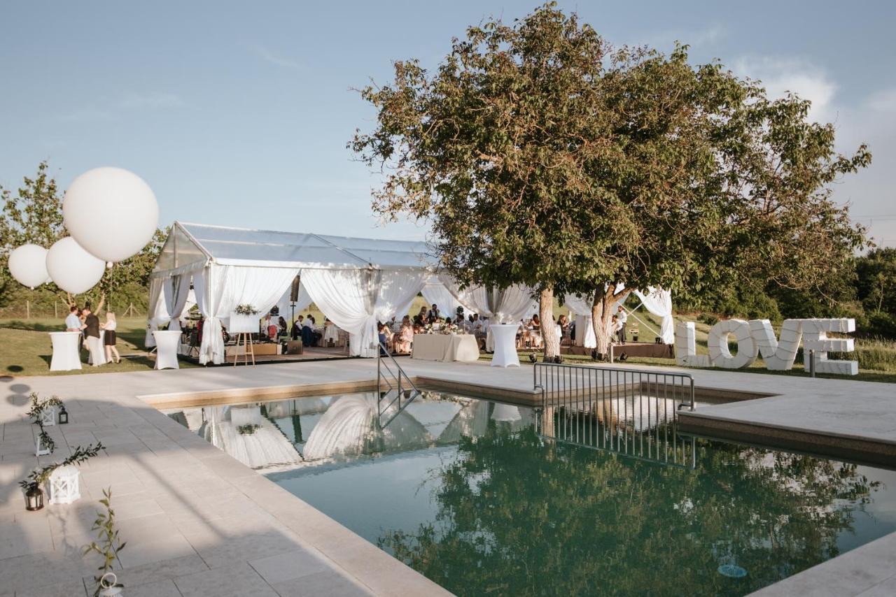 Villa Poropati: Luxury Istrian Estate with Large Pool Groznjan Exterior photo