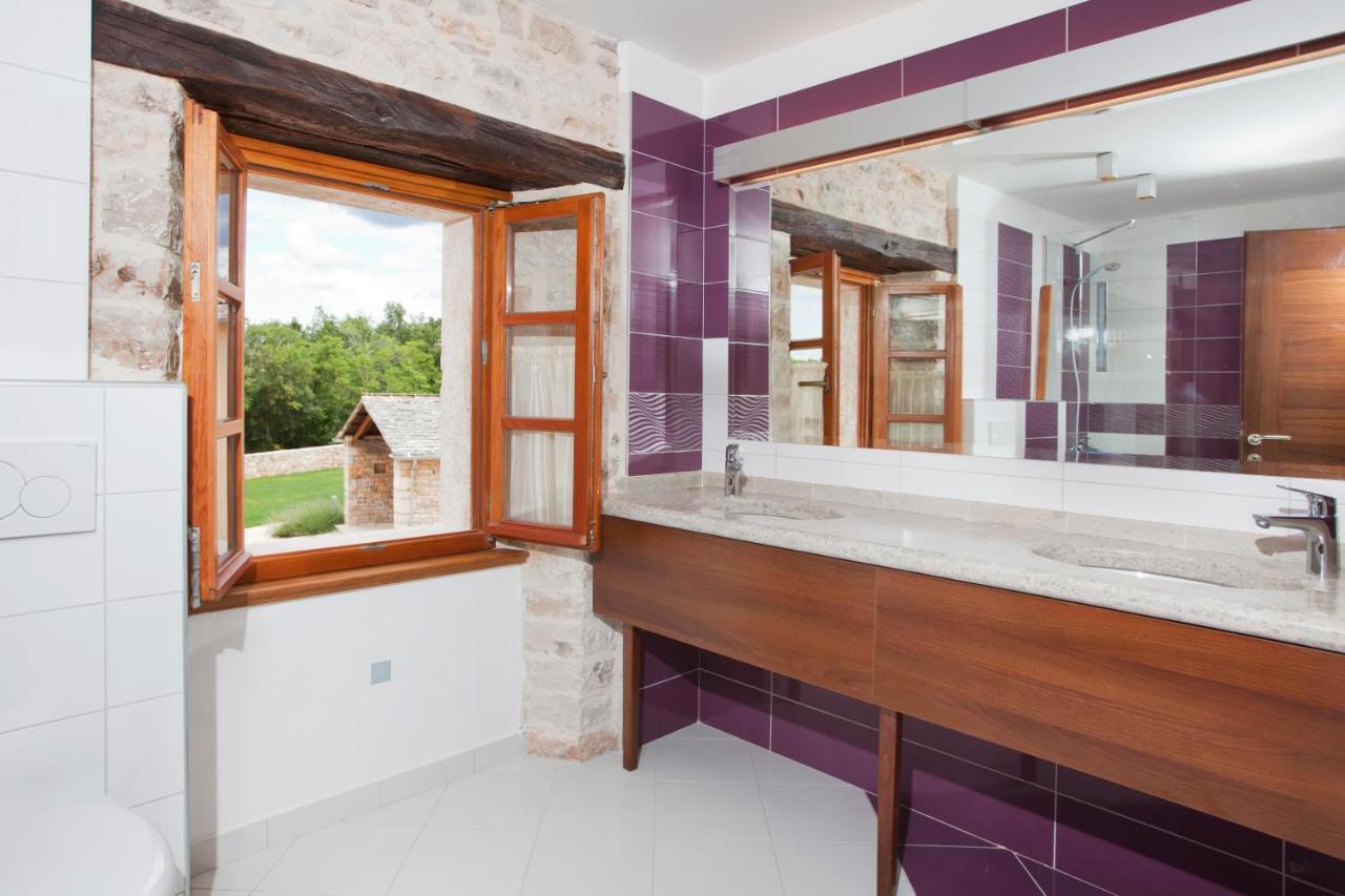 Villa Poropati: Luxury Istrian Estate with Large Pool Groznjan Exterior photo
